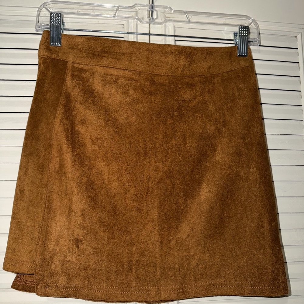 Elegant Tan Suede Skirt